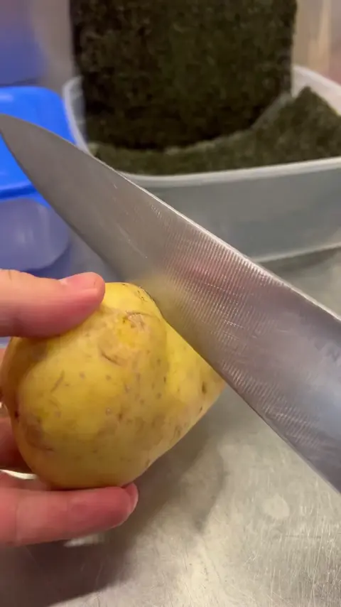 Life hack with potato.