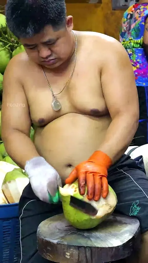 Big Brothers' Satisfying Coconut Cutting - Fruit Cutting Skills - Thai Street Food