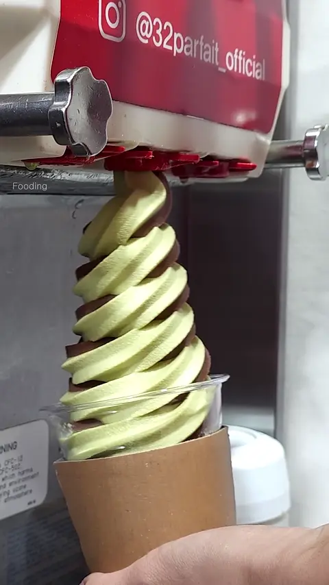 Amazing Huge Amount Ice Cream Cup in Hongdae - Korean Street Food