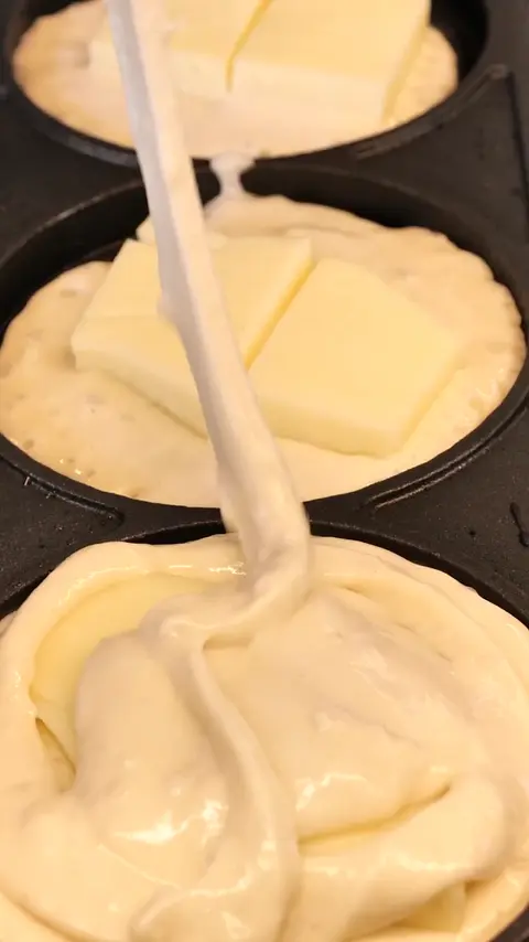 Famous Coin-Shaped Cheese Waffles _ Korean Street Food