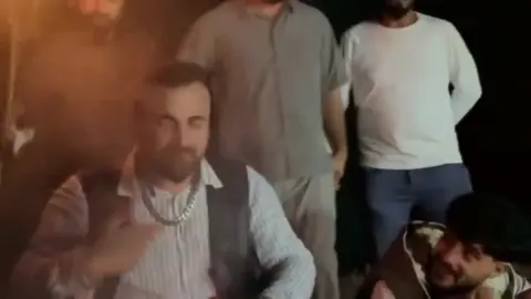شڵپ شڵپ ?