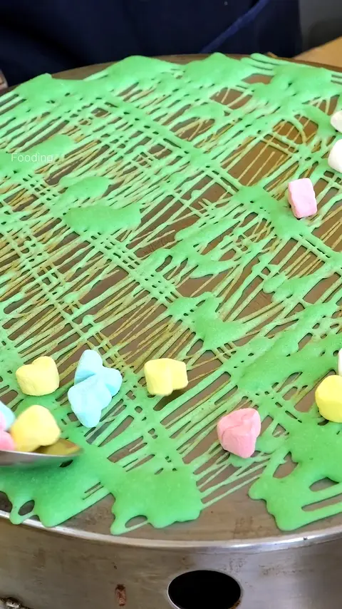 What_! Crazy Topping Bomb Unique Rainbow Crepes