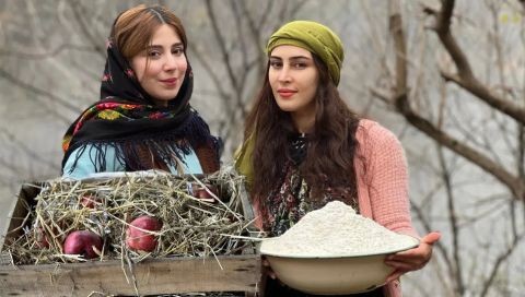 The village girl Bakes delicious bread and apple pastries