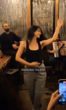 رقص با موزیک شاد آذری #موسیقی #shortfeed #dance #shorts