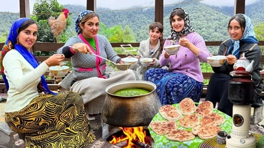 ژیانێکی جوان لە باکوری ئێران : چێشت لێنان لە خۆڵەمێشی نەریتی ڕێشتە و نانەواخانە نانی سەدج لەسەر ئاگر