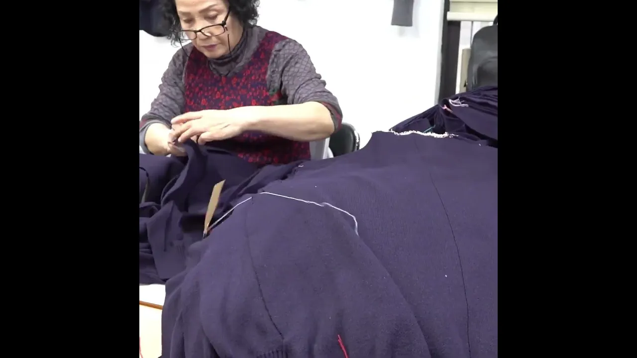 Cozy Creations： The Art of Making Warm Knit Fabric