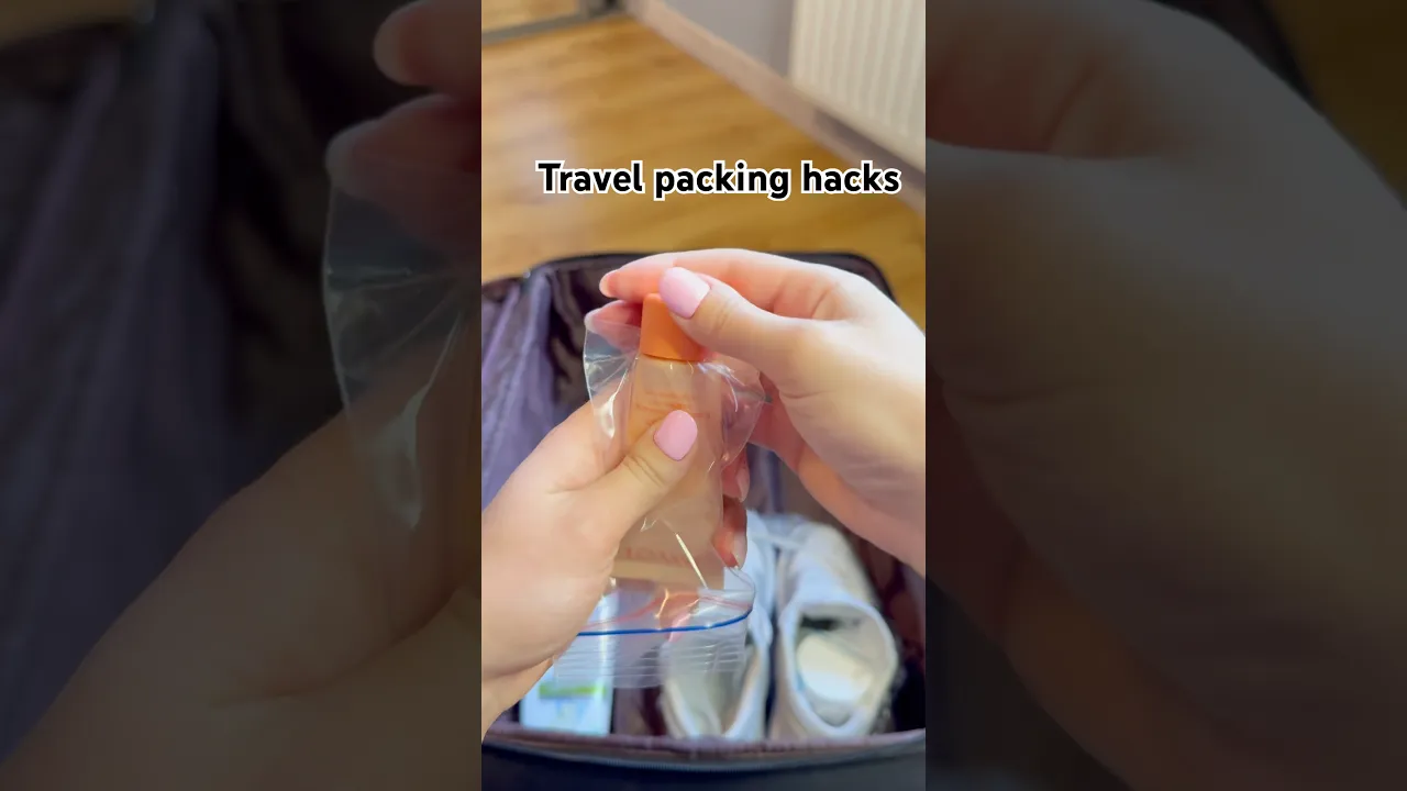 A Flight Attendant Taught Me TheseGenius Packing Hacks🤩 #lifehack #holidays
