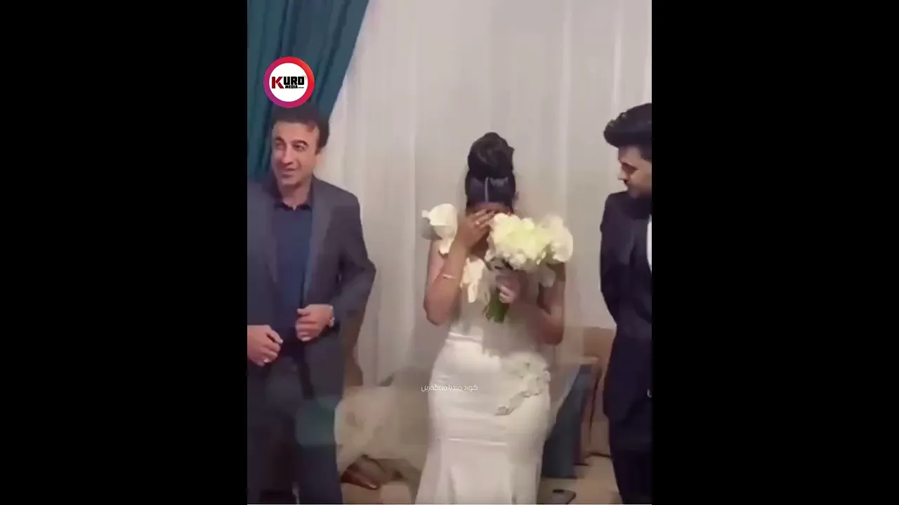 ‎ به‌ بینینی باوكی ده‌ستی كرد به‌ گریان 🥺