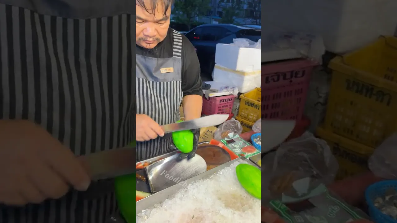 Perfect Thai Green Mango Slicing Street Style in Bangkok