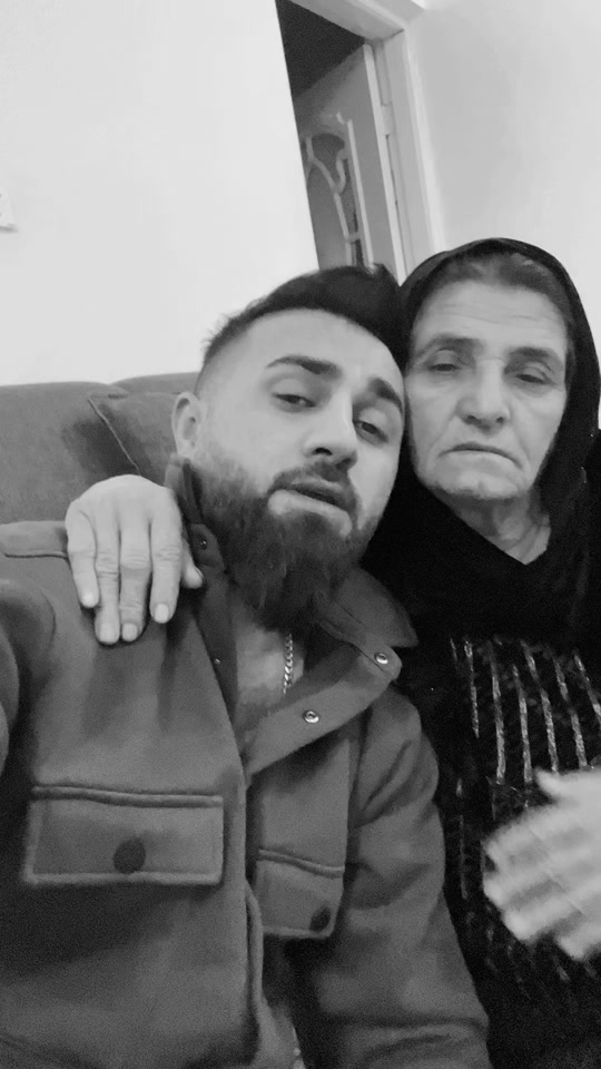 تاجی سەرم دایە گیان 🤍❤️🤍 خوای گەورە دایکی هەمومان سەلامەتکات،ئامین🤲🏻