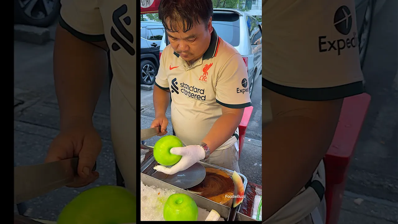 Fresh Thai Guava with a Perfect Crunch in Bangkok