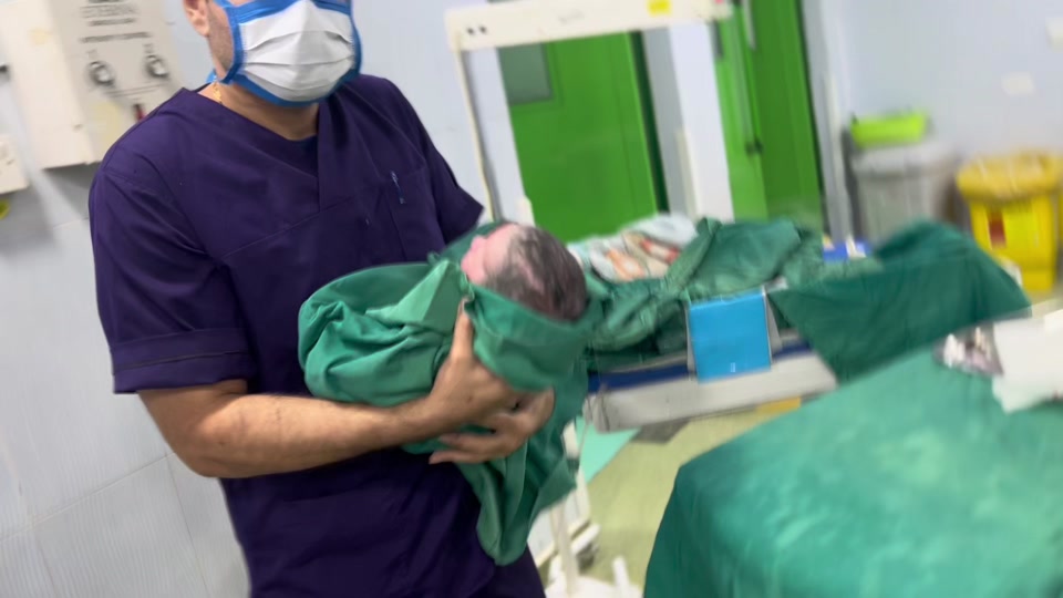 خۆشترین رۆژی ژیانم ،جەرگی دایە یا خوا بە خیر بیت بۆ نێو ژیانمان، یارە...