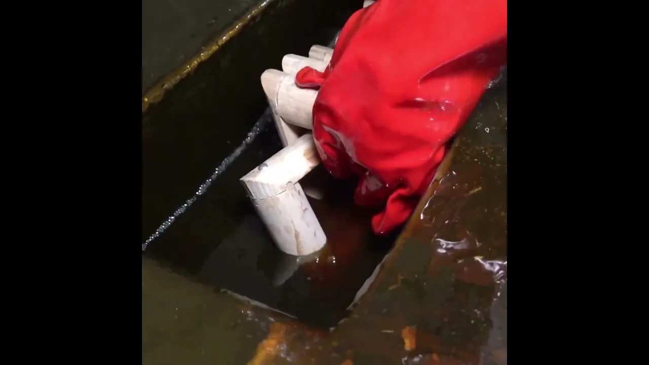 Transforming a Tree Log into a Powerful Wooden Shovel