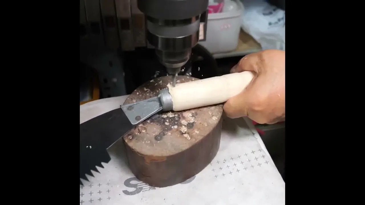 Amazing Hand Saw Cutting Wood ｜ Old Style Tool Still Works Perfectly!