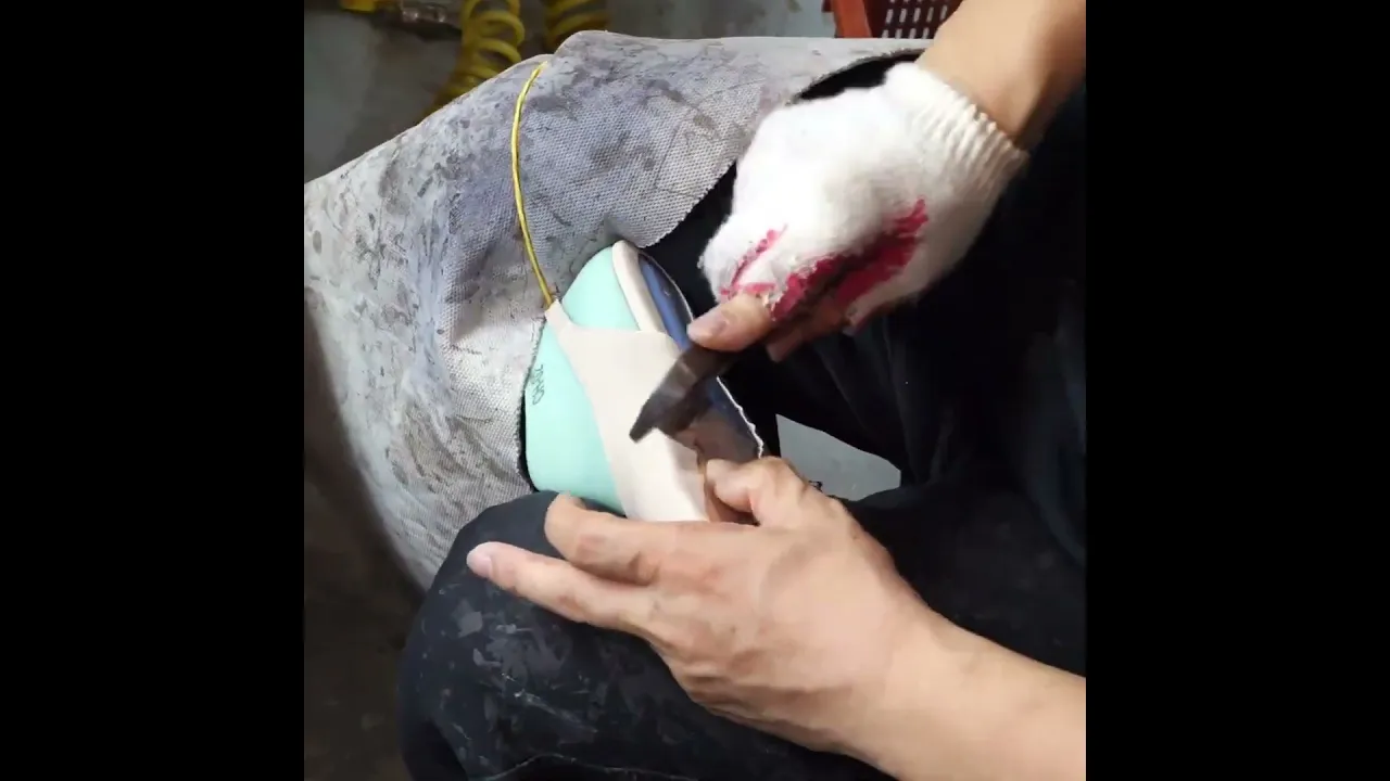 Every Step Matters ｜ Crafting Perfect Korean Slingback Shoes!