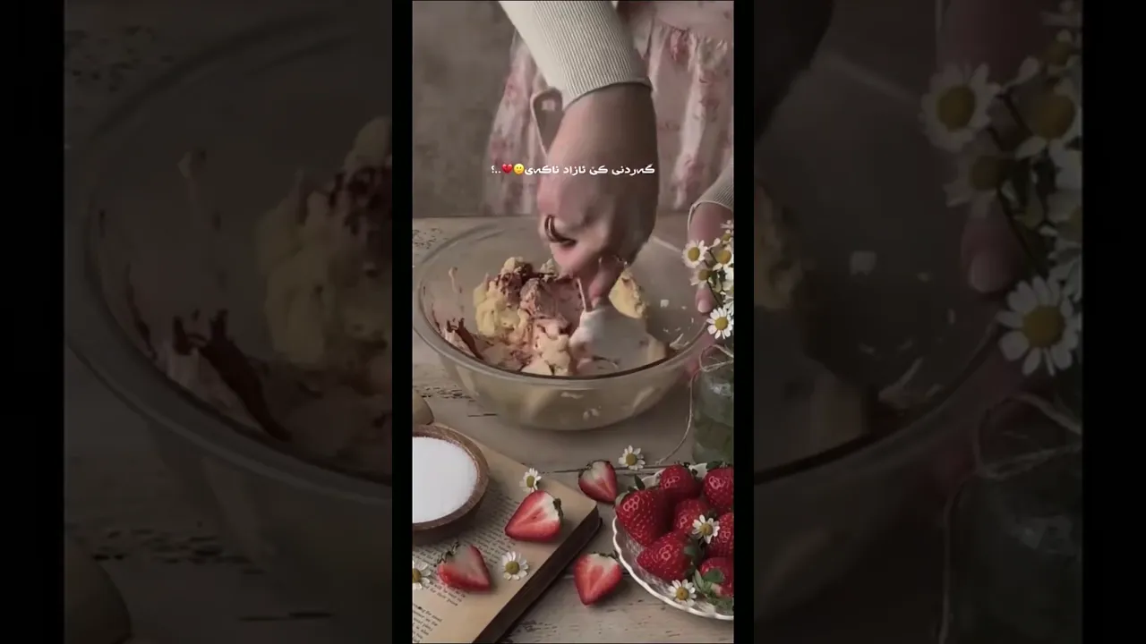 گەردەنی ئەو کەسانە ئازا ناکەم کە ڕۆژێک دڵیان شکاندووم ☺️