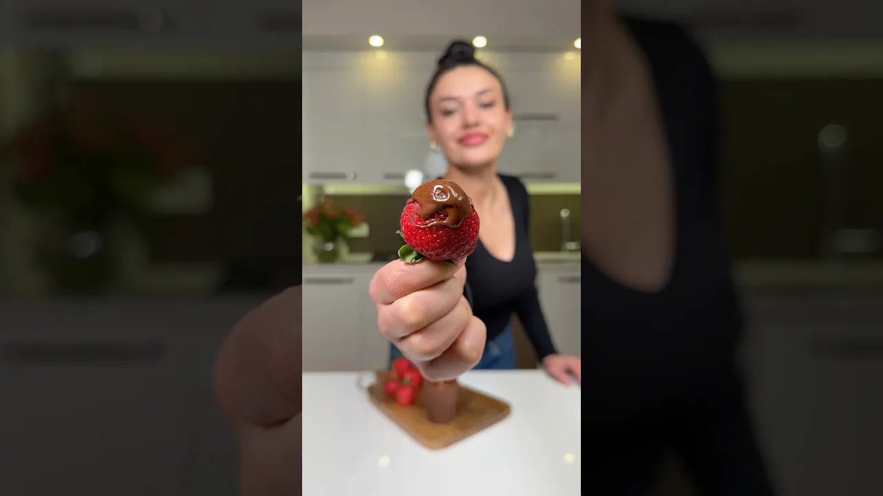 Chocolate Candle Dessert 🍓 🍫 #chocolate #busezeynep