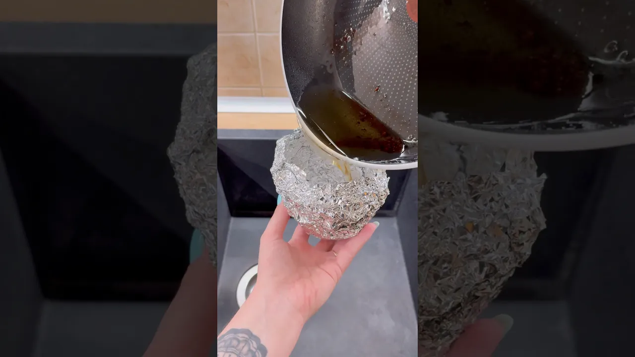 Stop pouring oil down the drain do this instead!✅#cleaninghacks