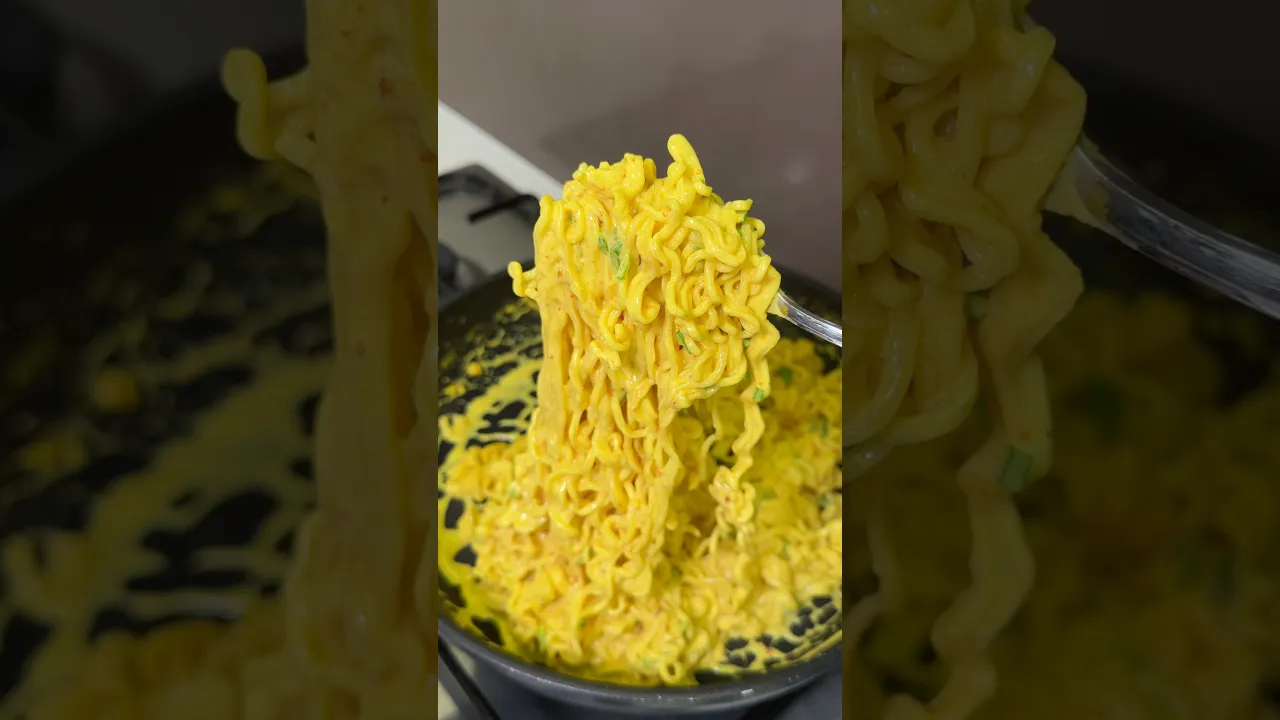 Noodle 🍝 İlk lokmadan sonra geri dönüş yok. #noodle #busezeynep