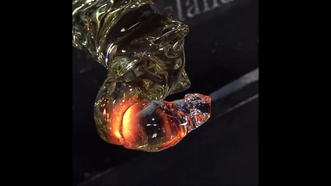 “How Molten Glass Becomes Decorative Sculptures ：From Liquid Glass to Beautiful Art
