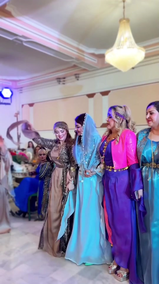 رقص کردی⧸هەڵپەڕکێی کوردی⧸dansa kurdî😍😍😍 #کورد #کوردی #کلهوری #کرماشان...
