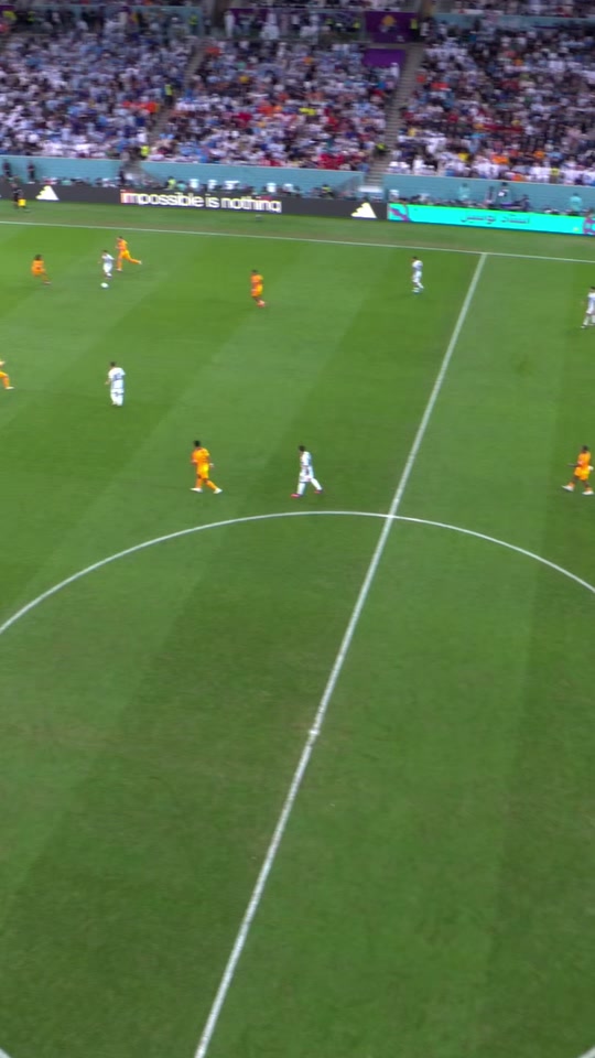 Messi's vision in Argentina's last Quarter final 🤯 #FIFAWorldCup