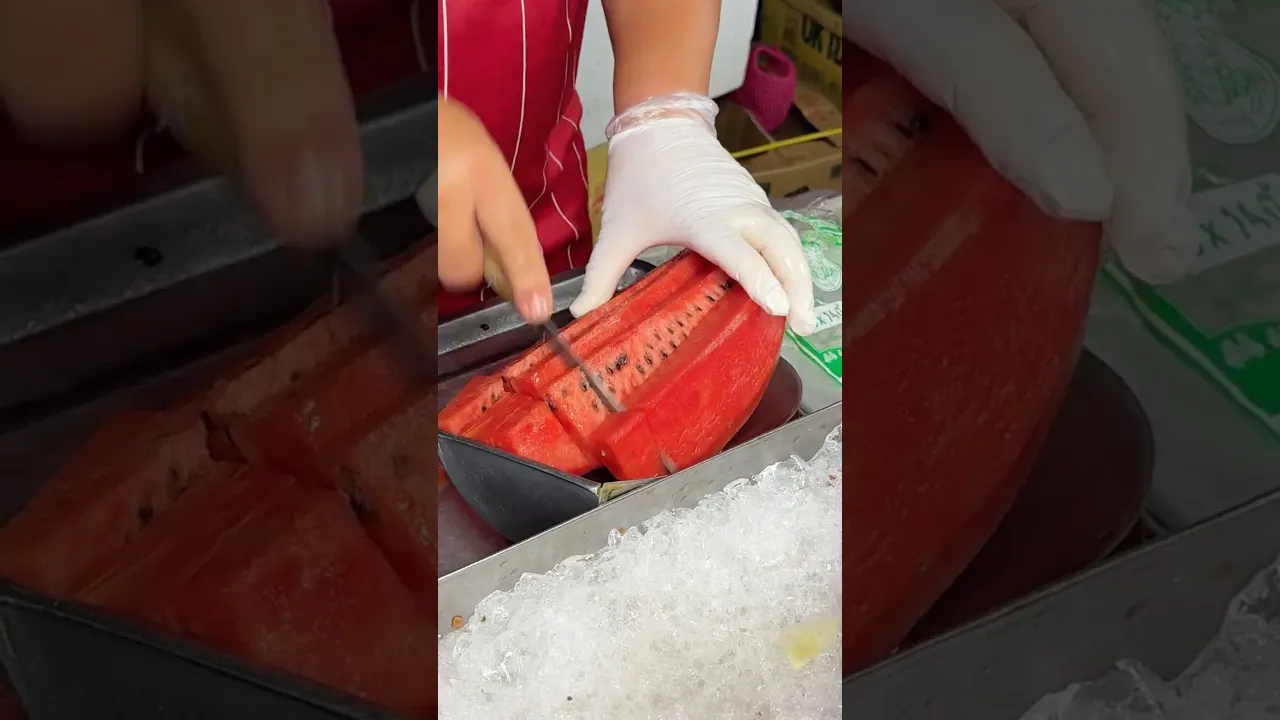 Prefect peeling Fresh Fruit in Bangkok!!!