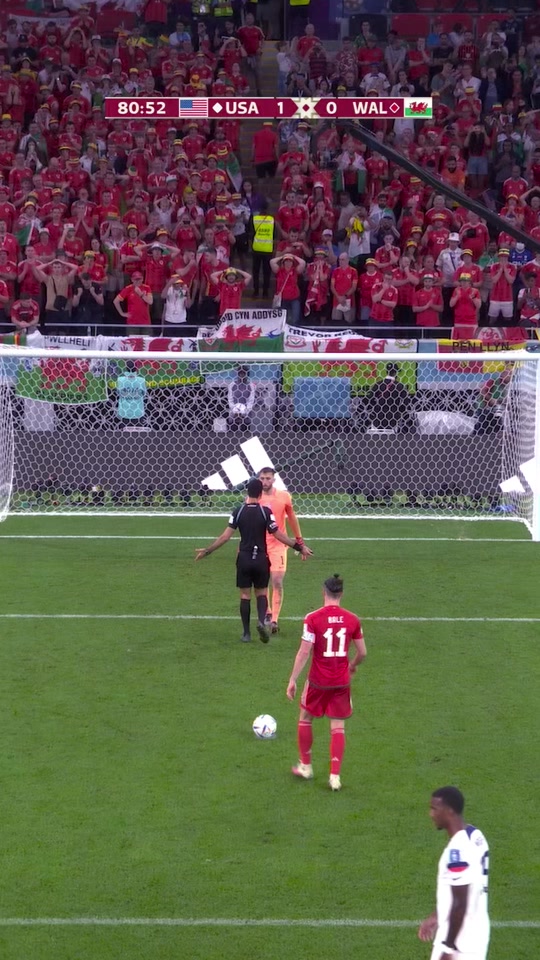 Gareth Bale's moment 🏴󠁧󠁢󠁷󠁬󠁳󠁿 #FIFAWorldCup