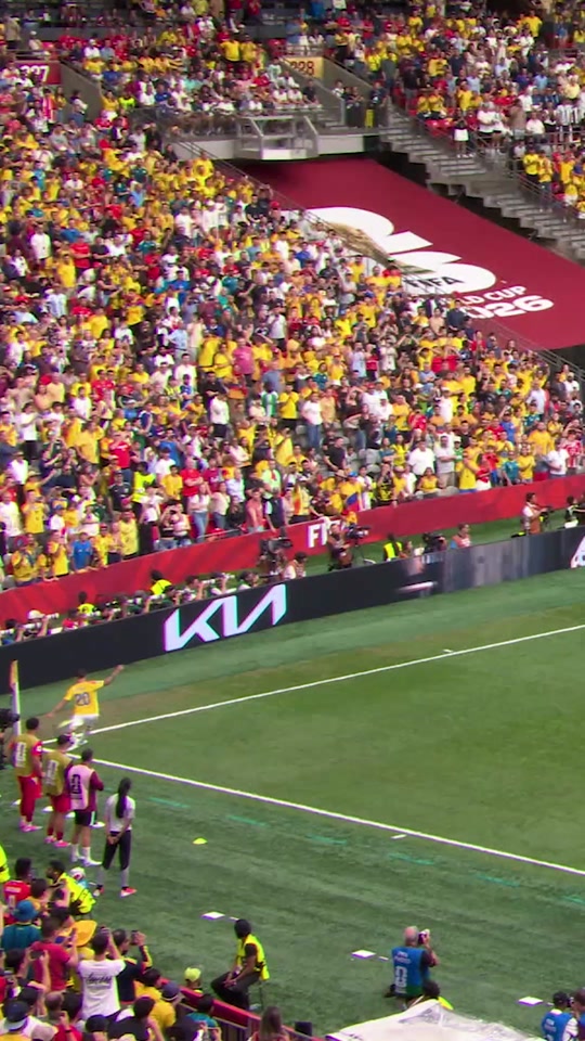Just inches away. 🤯🇨🇴 #FIFAWorldCup.