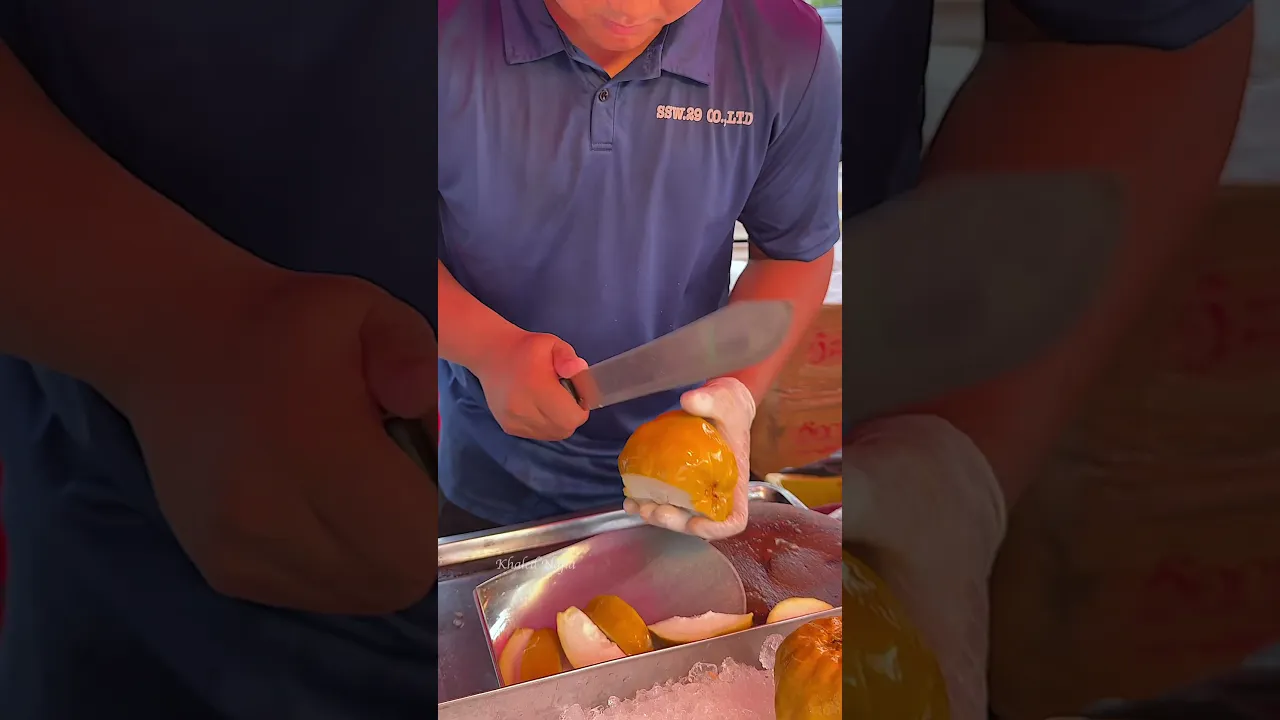Only $0.95 for This Crunchy Sour Orange Guava in Bangkok!