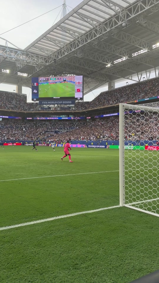 WOW, Jude! 🤯🏴󠁧󠁢󠁥󠁮󠁧󠁿 #FIFAWorldCup