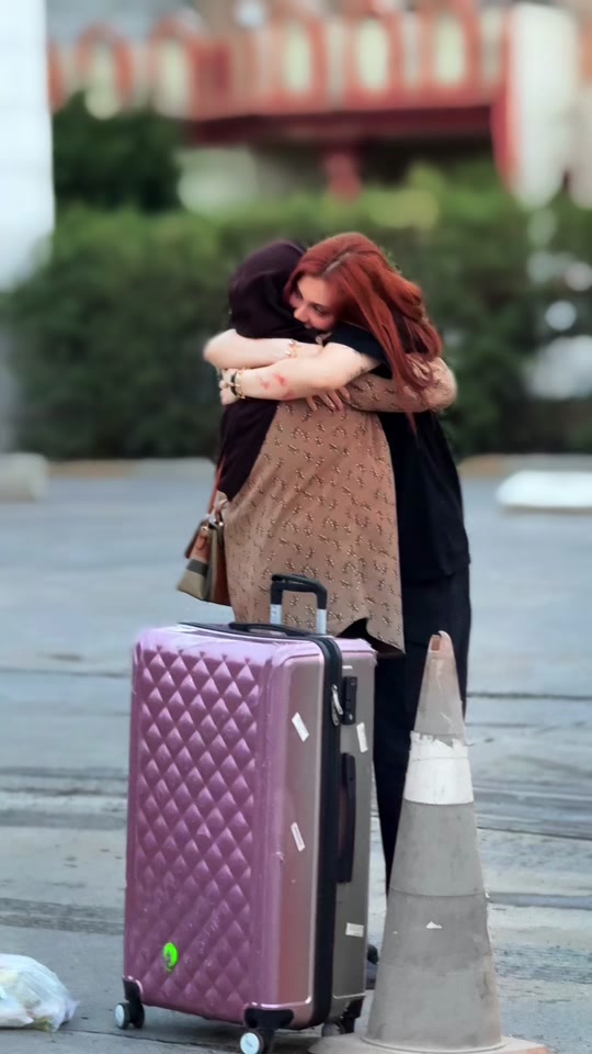 ‎ دەردێک هێندەی دووری سەخت نیە.. ‎لەوەتەی هەم دوورم..لە هەر شتێک کە خ...