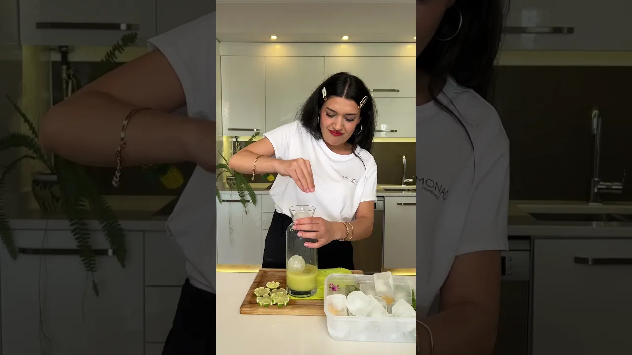 Sizce sunum nasıl olmuş？🍋🍹 #lemonade #busezeynep #coollime