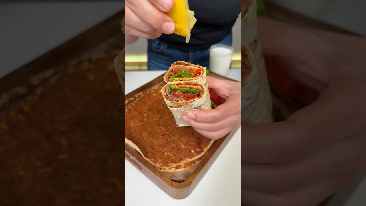 Lavaş Lahmacun ｜ Easy Lahmacun 🥙 English ⬇️ #busezeynep #lahmacun