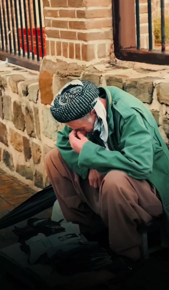 ‎من پێویستیم بە حاڵێکی خۆشە بەڵام دەنگداتەوه ‎من پێویستیم بە بارانە ف...
