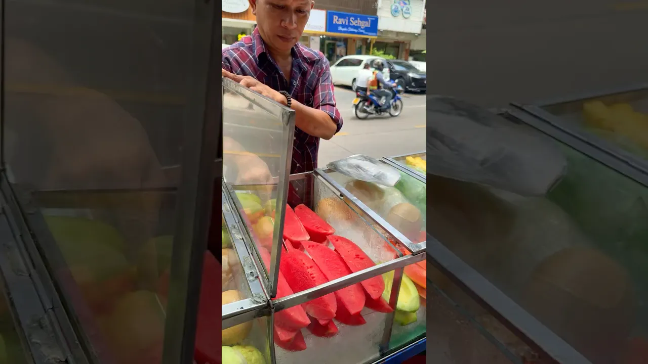 Fresh Thai Fruits You Must Try in Bangkok