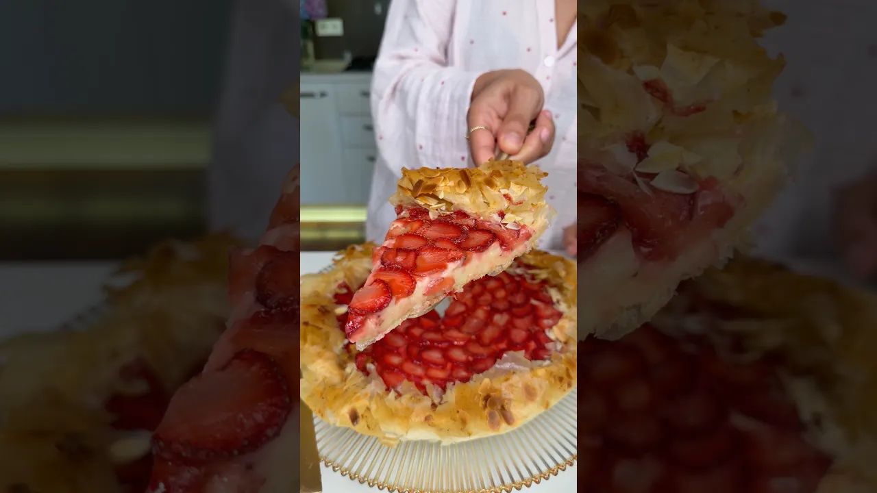 Çilekli Çıtır Labne Tartı 🍓｜ Strawberry Phyllo Pie 🍮 English ⬇️ #pie #busezeynep