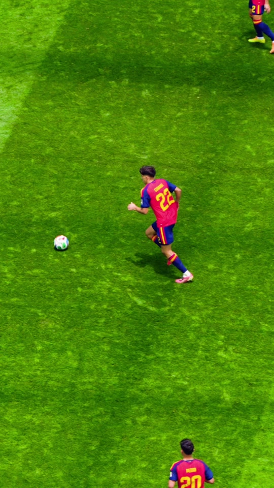 Right place, right time 🇪🇸 #FIFAWorldCup