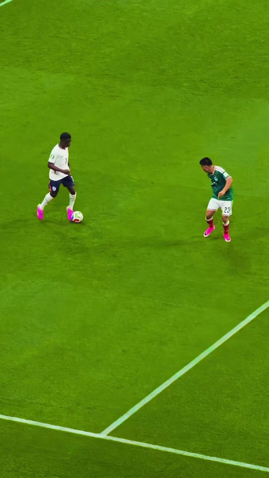 Perfect cross from Saka. Perfect dive from Jude. 🏴󠁧󠁢󠁥󠁮󠁧󠁿