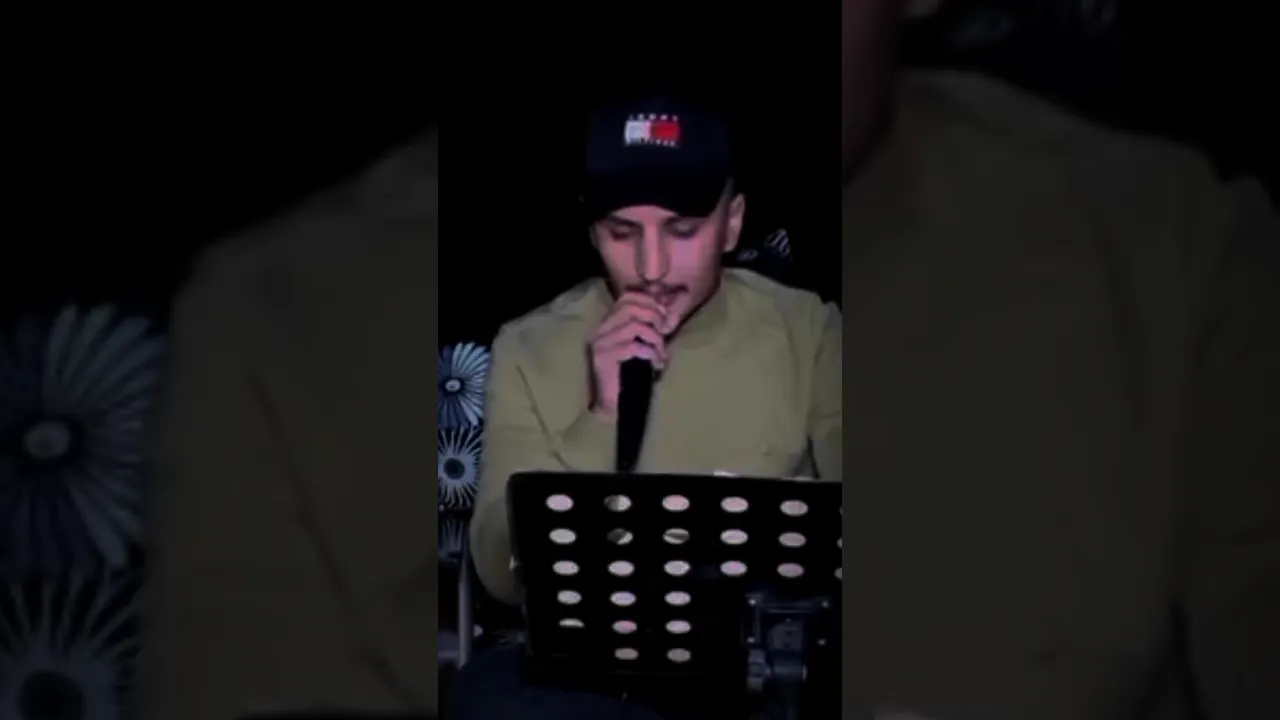 کیسرا دێوانە چاو دەکەم لە وێنەکەت سیگاری بۆ پێدەکەم🖤