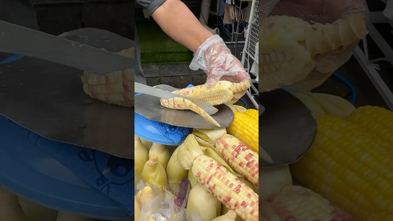 Fresh & Sweet! Perfect Corn Peeling in Bangkok