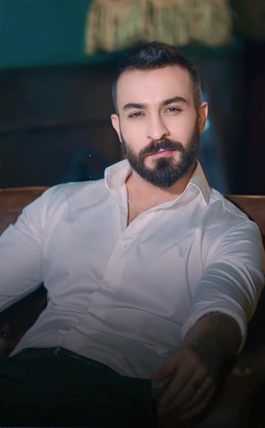 ‎گەر لەدەستم بێ لە جێی تۆ ئەمرم ‎چرکەکانیش ئەوەستێنم ڕێگات بۆ ئەبڕم ‎...