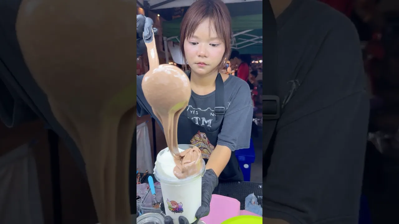 Sweet Thai Girl Making Chewy Caramel Oreo with Chocolate in Bangkok!