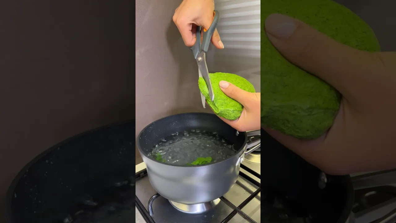 Sadece Ispanak ve Un varsa Makarna yap 5 dakika #pastarecipe #spinach #busezeynep #shorts