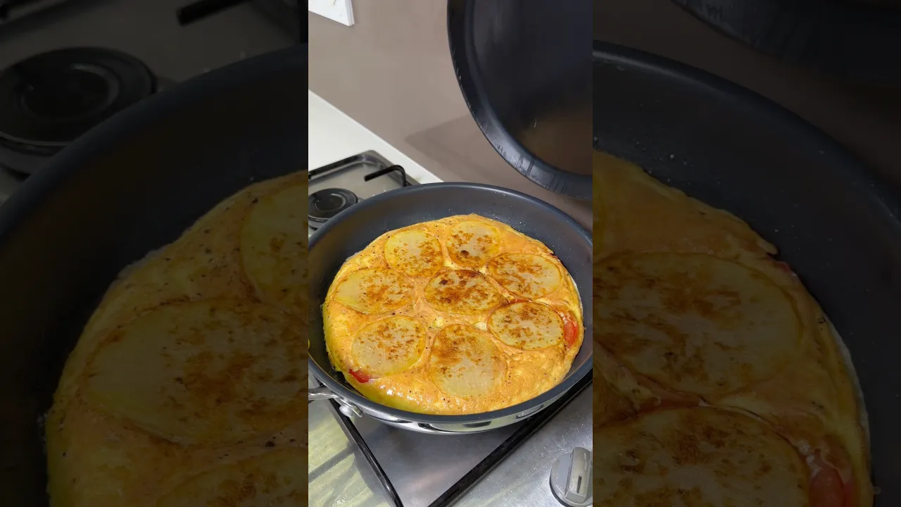 Yum Pat Omlet Dürüm 🌯 Potato Omelette Wrap 🍳 Kahvaltı mı Kahve mi？ #busezeynep #omelette