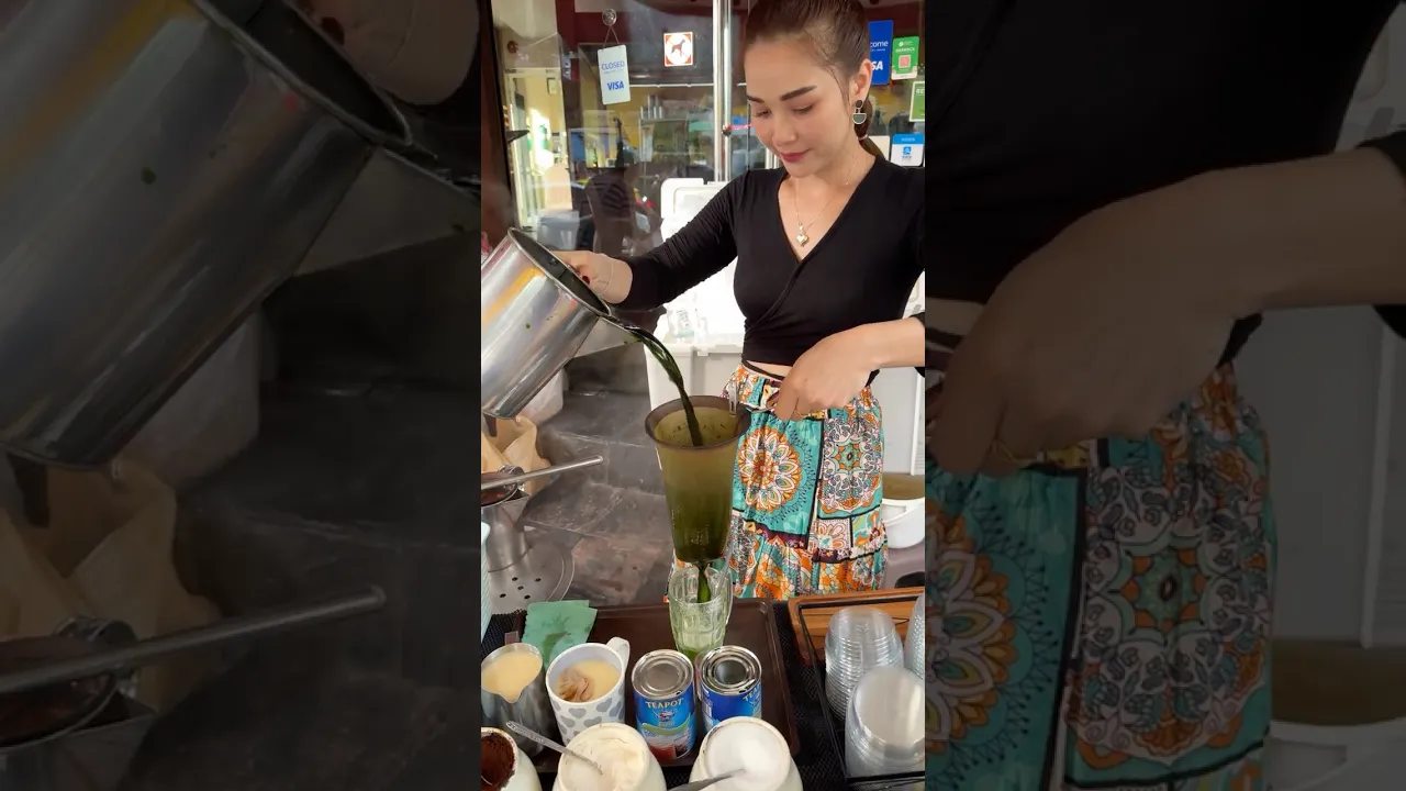 The Most Popular Coffee Lady in Bangkok!! Thai Street Food @Ploysai coffee