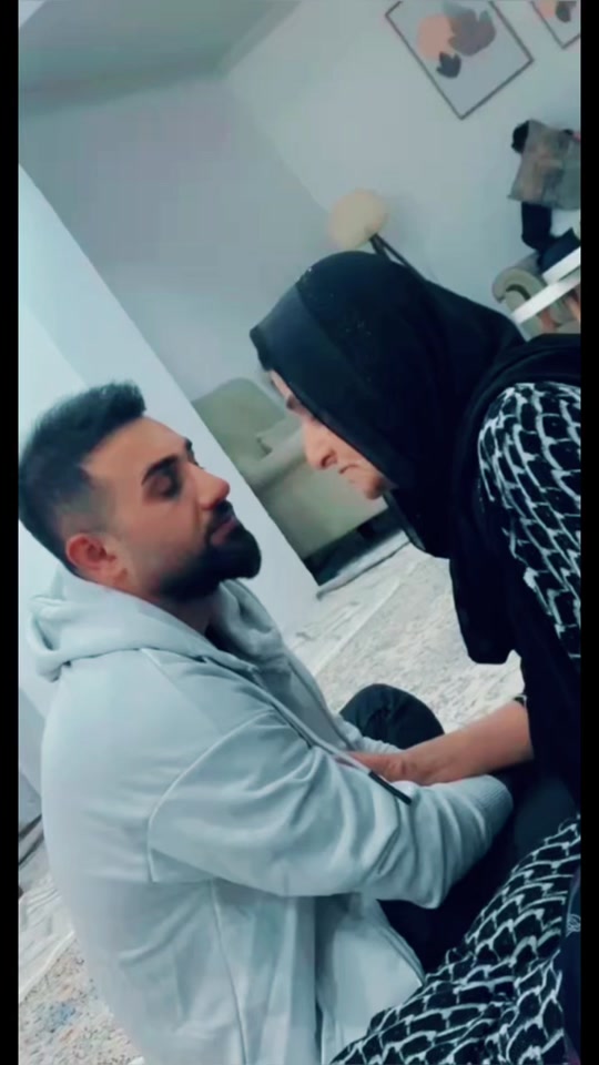 تاجی سەرم دایە گیان