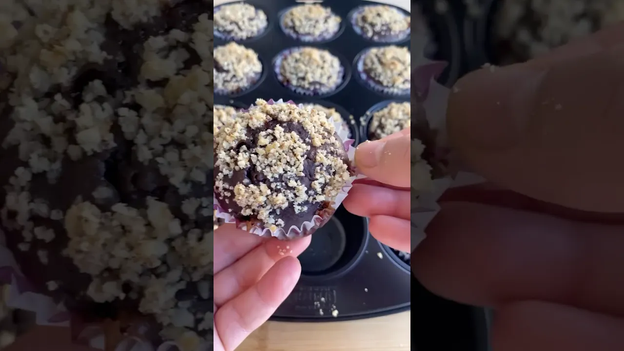 İçi nemli çikolatalı kapkek😍Tarif yorumda✍️recipe in comments🥳#kapkek #muffins #food #pratik