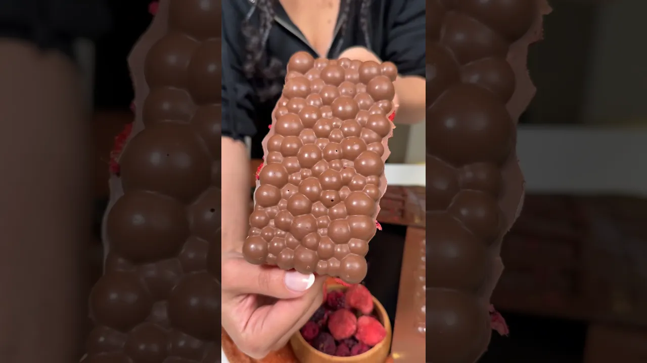 Çikolata ⧸ Chocolate 🍓🍫 #dubaichocolate #strawberry #busezeynep