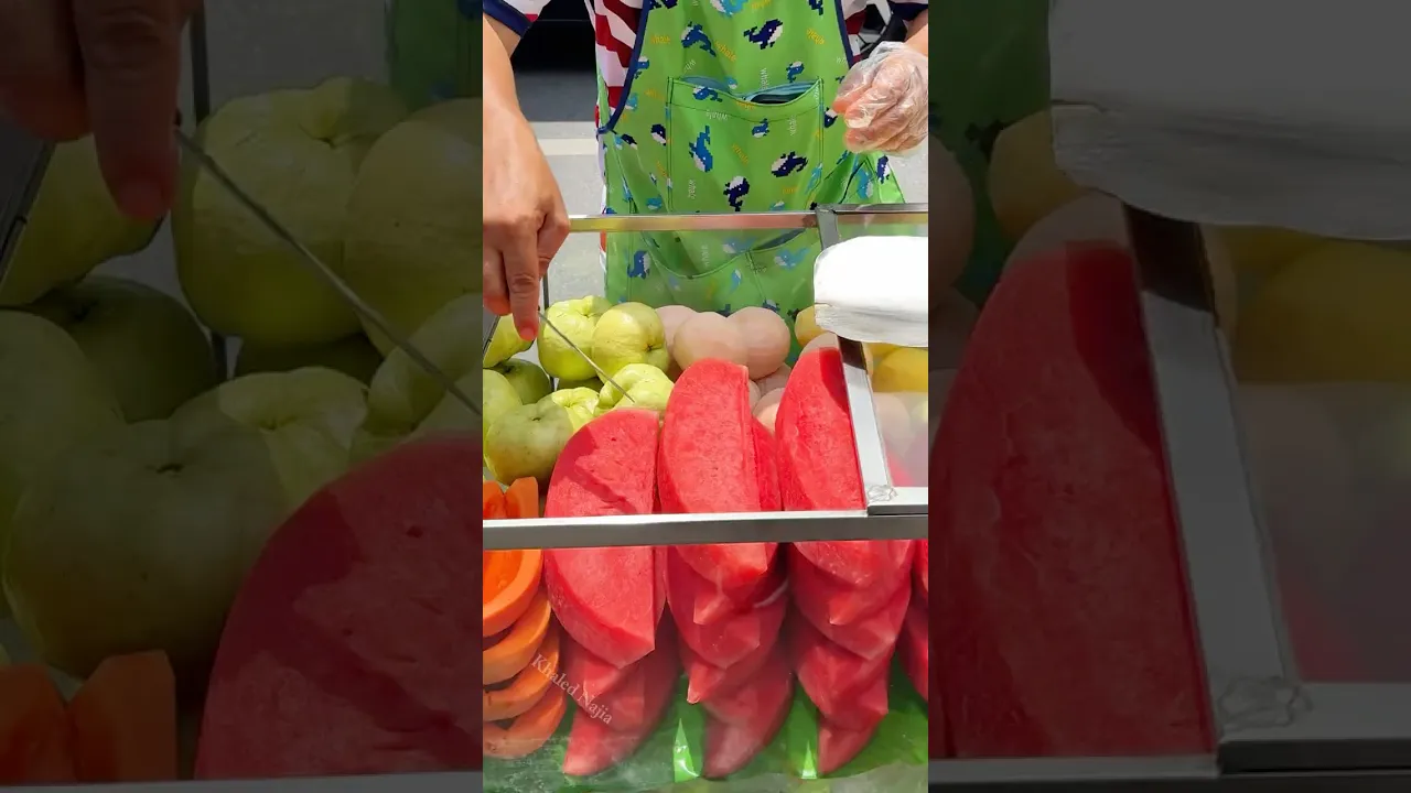 The Freshest Fruit Cutting You’ll See in Bangkok